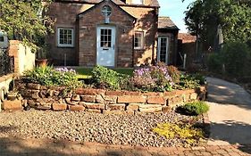 Laurieknowe Coach House